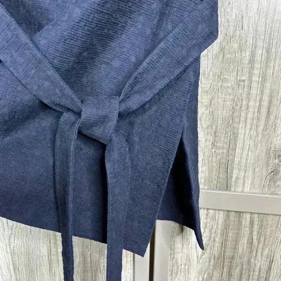 MM Lafleur Tunic Top Belted Sleeveless Textured Navy Blue Size 8 - Picture 4 of 9